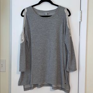 American Eagle Top Embroidered-Shoulder